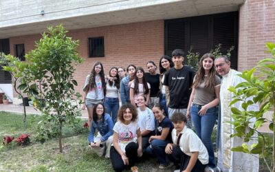 Una pietra sulla roccia e un albero di limone: a San Gabriele il grande “in bocca al lupo” ai ragazzi di terza media